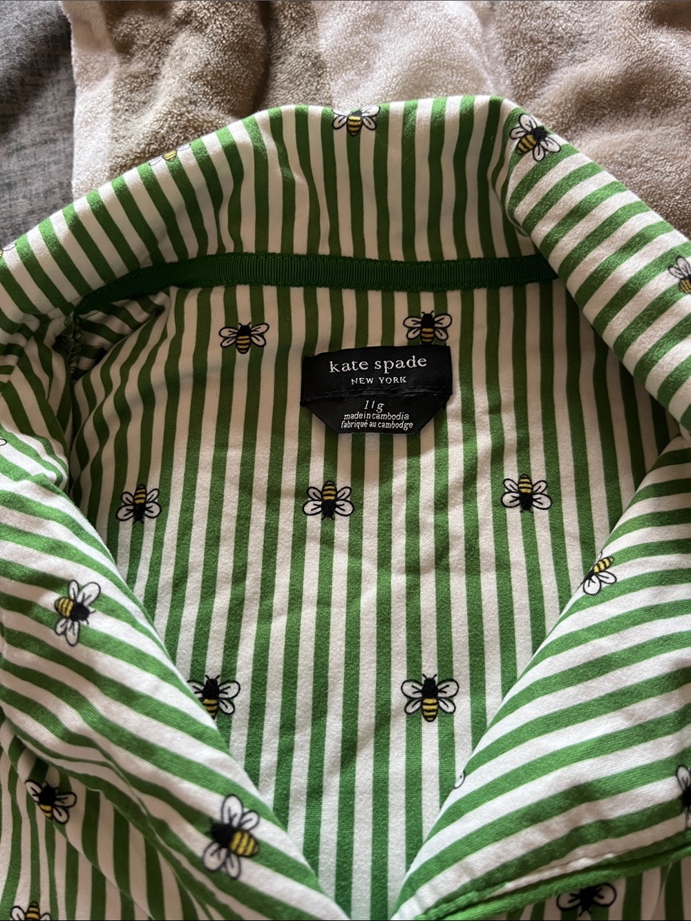 Kate Spade Green and White Striped Floral Short Pajama Set 💚🖤🤍 - Picture 3 of 6